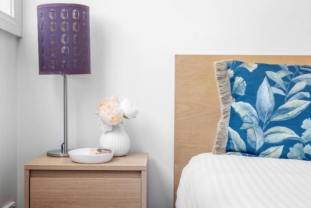 Walk To Manly Beach-relaxing 2br -balcony-parking Apartment *