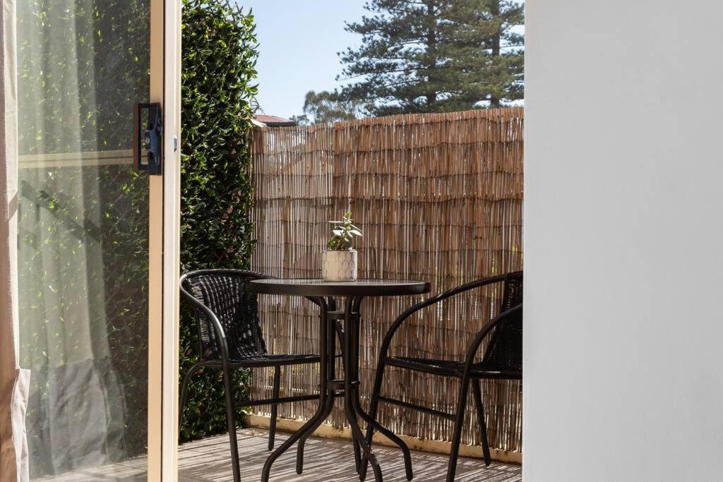 Walk To Manly Beach-relaxing 2br -balcony-parking Apartment *
