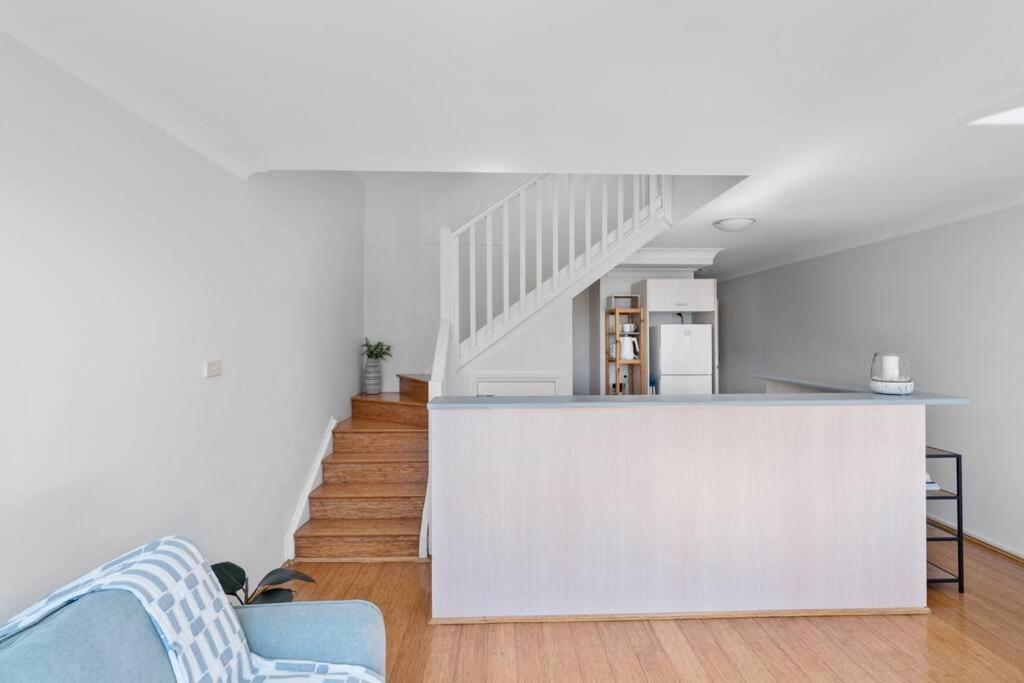 Apartment Walk To Manly Beach-relaxing 2br -balcony-parking *