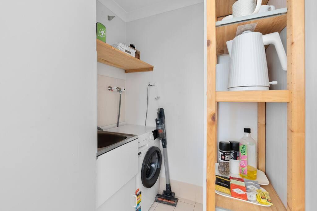 Walk To Manly Beach-relaxing 2br -balcony-parking Sydney