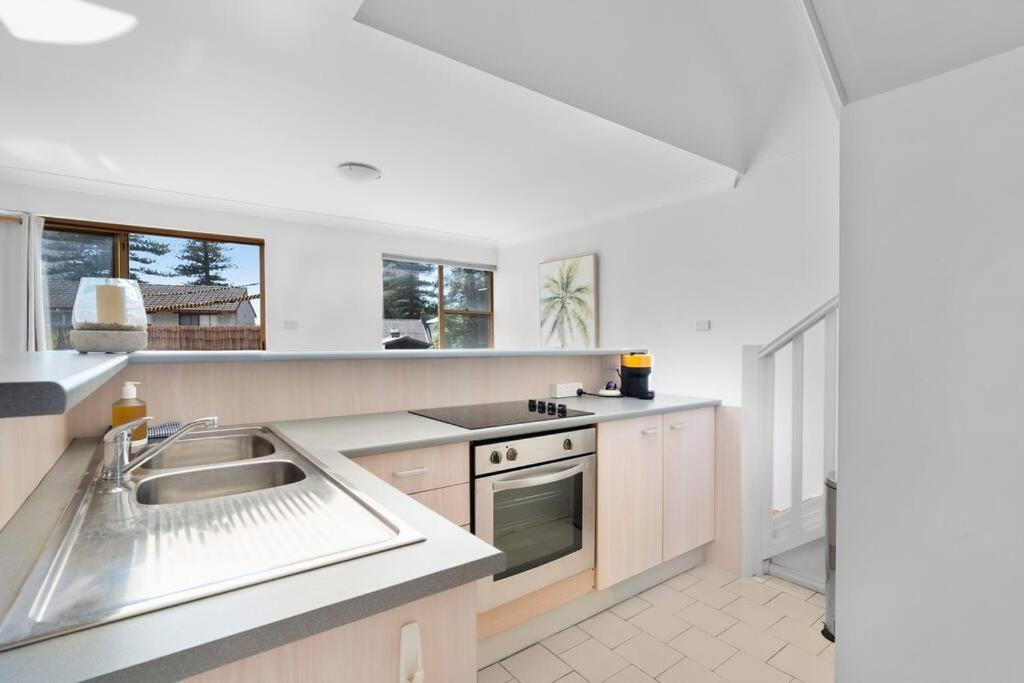 Walk To Manly Beach-relaxing 2br -balcony-parking Apartment *