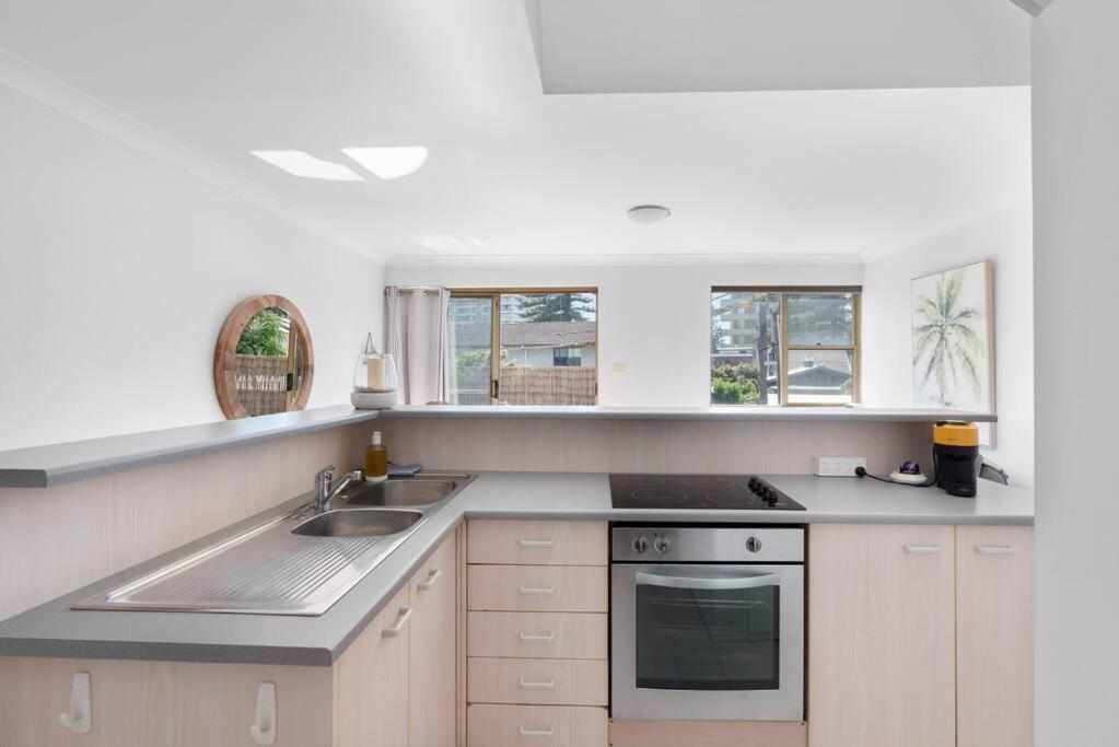 Walk To Manly Beach-relaxing 2br -balcony-parking Apartment *